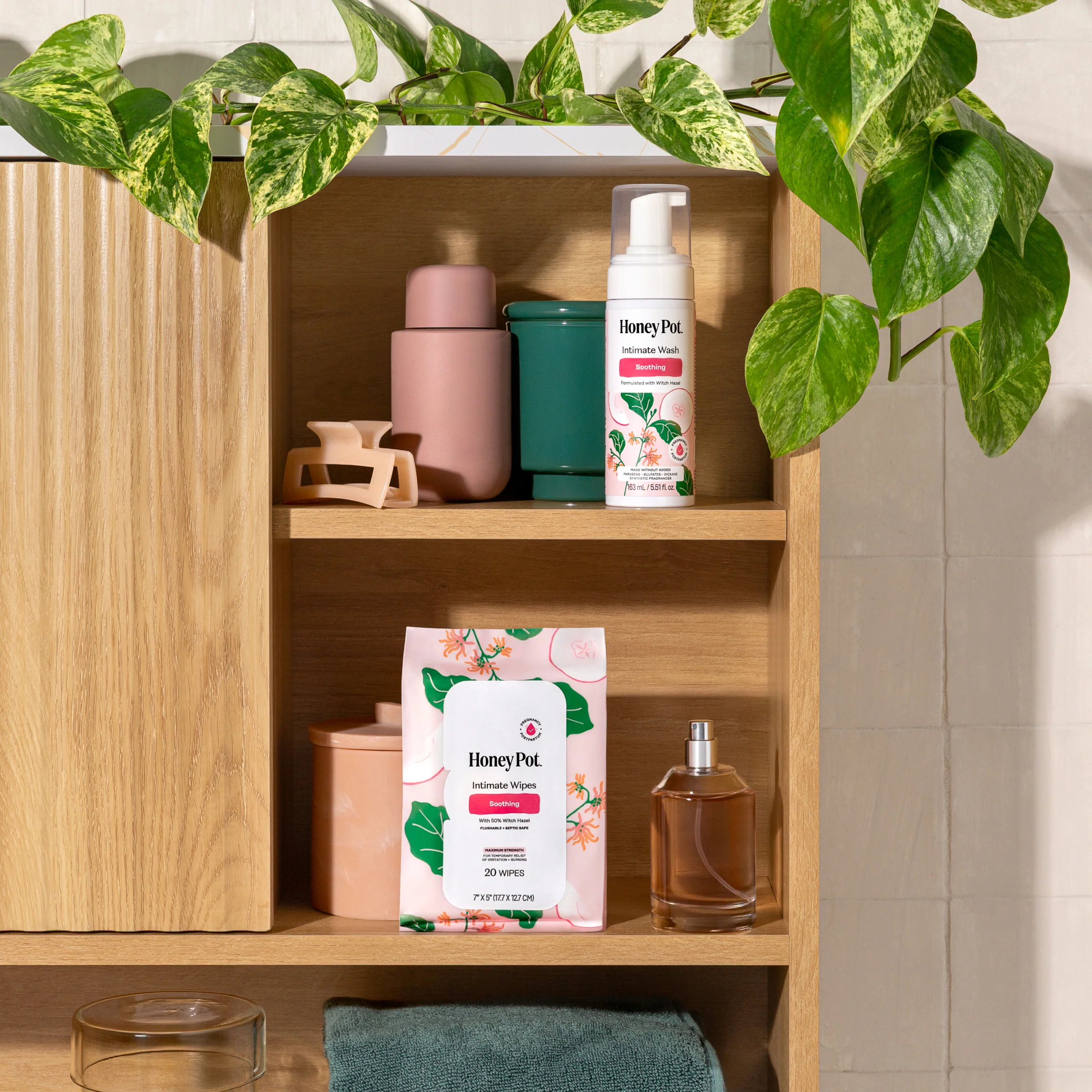 Soothing Witch Hazel Intimate Wash - Image 3